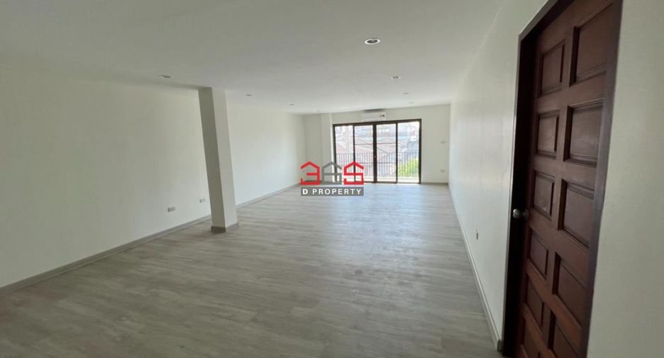 Casa en venta de 3 habitaciones en Bang Na, Bangkok