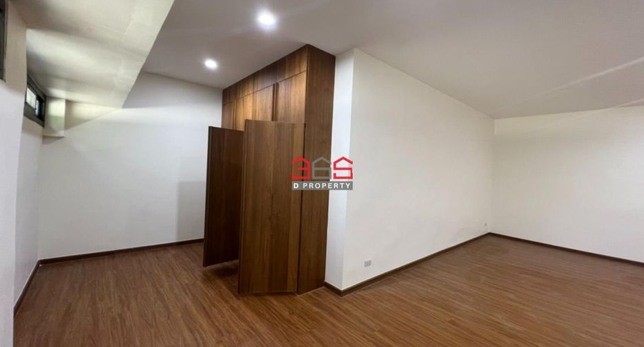 Casa en venta de 3 habitaciones en Bang Na, Bangkok