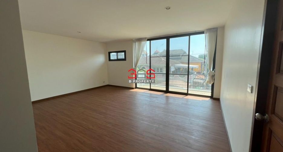 Casa en venta de 3 habitaciones en Bang Na, Bangkok