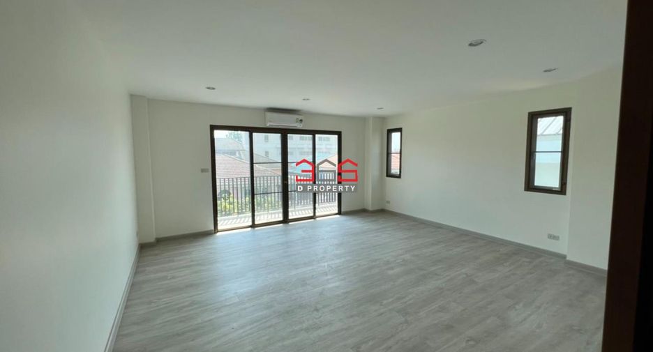 Casa en venta de 3 habitaciones en Bang Na, Bangkok