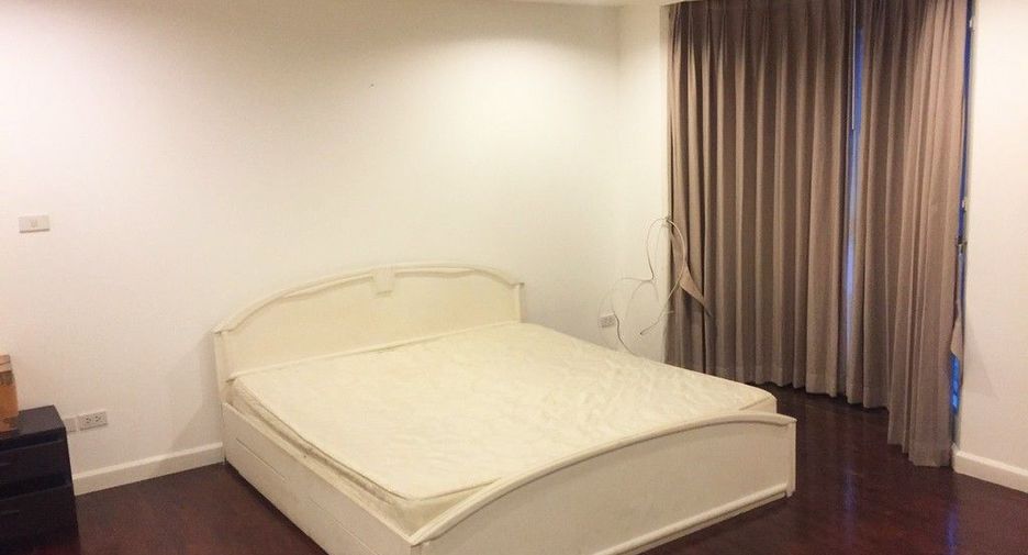 ให้เช่า 4 เตียง ทาวน์เฮ้าส์ ใน วัฒนา, กรุงเทพฯ