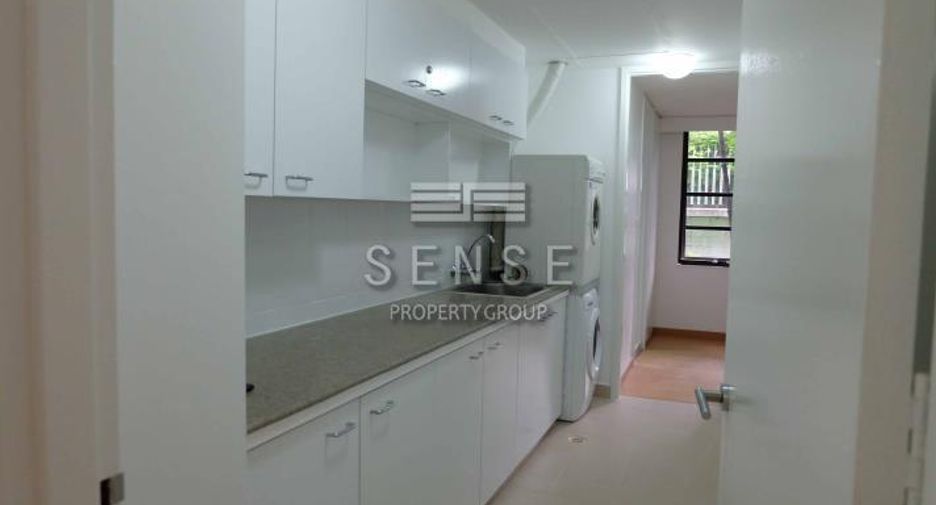 For rent 3 bedrooms condo in Sathon, Bangkok