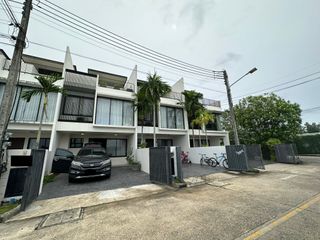 For rent 3 Beds townhouse in Thalang, Phuket