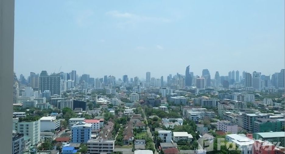 For sale 1 bed condo in Watthana, Bangkok