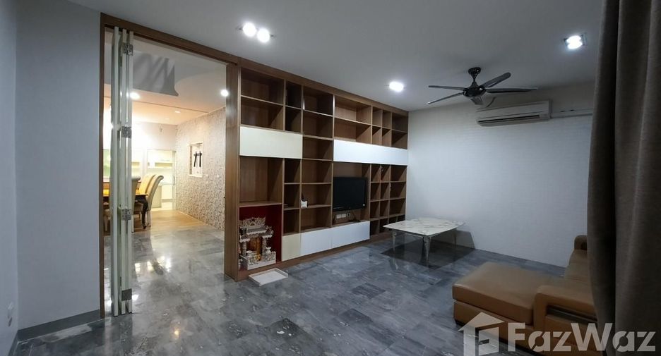 For sale 5 Beds townhouse in Suan Luang, Bangkok