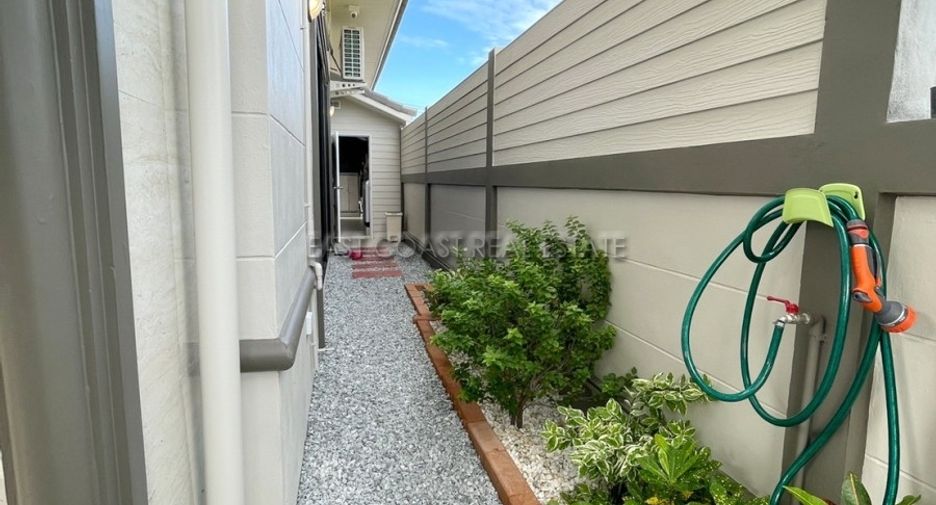 For sale 3 bedrooms house in Si Racha, Chonburi