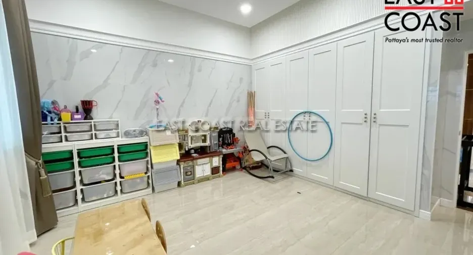 À vendre 3 chambres maison à Si Racha, Chonburi