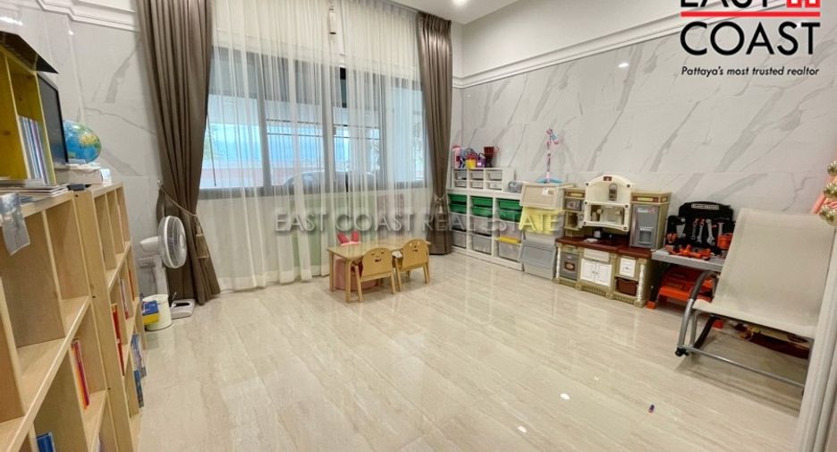 For sale 3 bedrooms house in Si Racha, Chonburi
