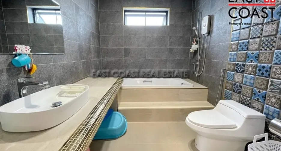 À vendre 3 chambres maison à Si Racha, Chonburi
