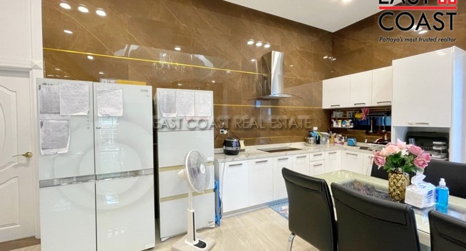 For sale 3 bedrooms house in Si Racha, Chonburi
