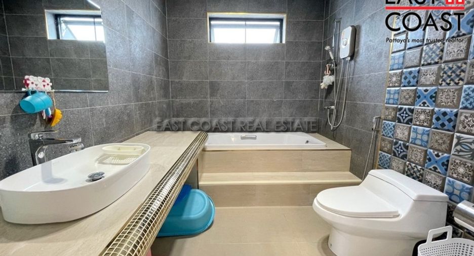For sale 3 bedrooms house in Si Racha, Chonburi