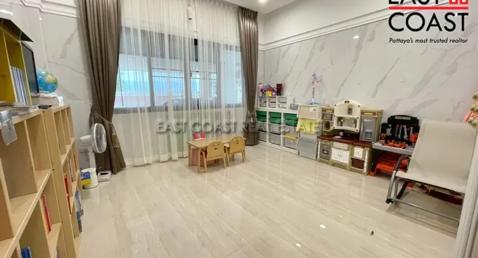 À vendre 3 chambres maison à Si Racha, Chonburi