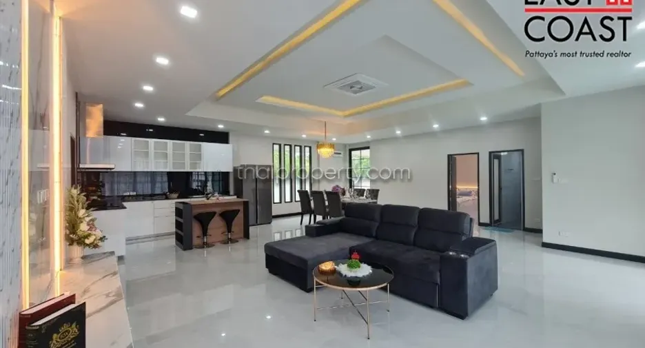 For rent and for sale 4 bedrooms house in Bang Lamung, Chonburi