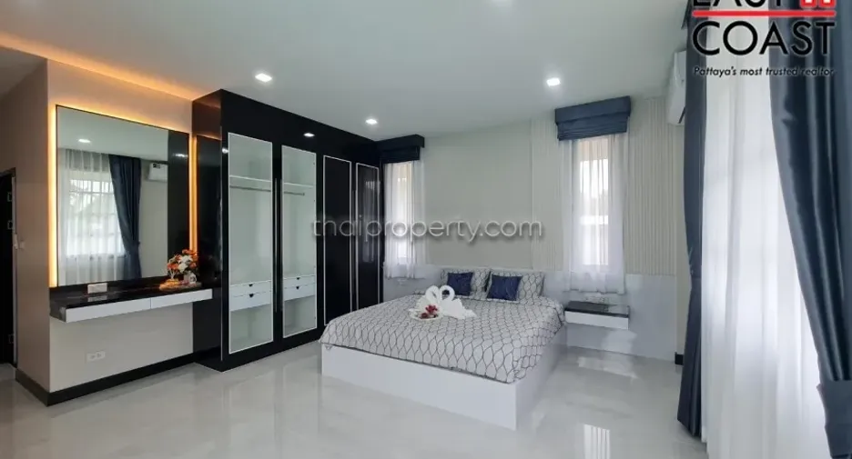 For rent and for sale 4 bedrooms house in Bang Lamung, Chonburi
