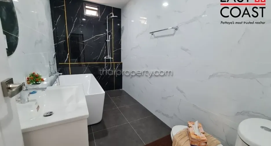 For rent and for sale 4 bedrooms house in Bang Lamung, Chonburi