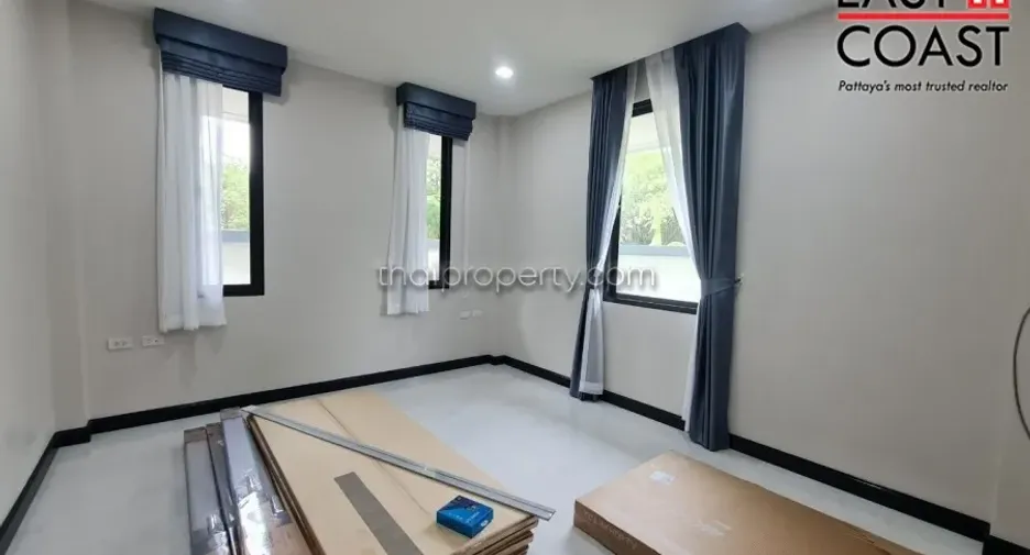 For rent and for sale 4 bedrooms house in Bang Lamung, Chonburi