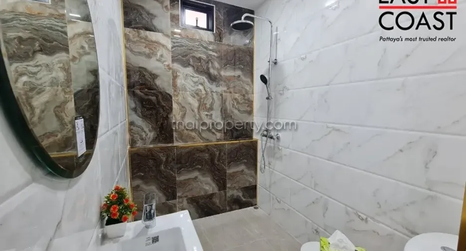 For rent and for sale 4 bedrooms house in Bang Lamung, Chonburi
