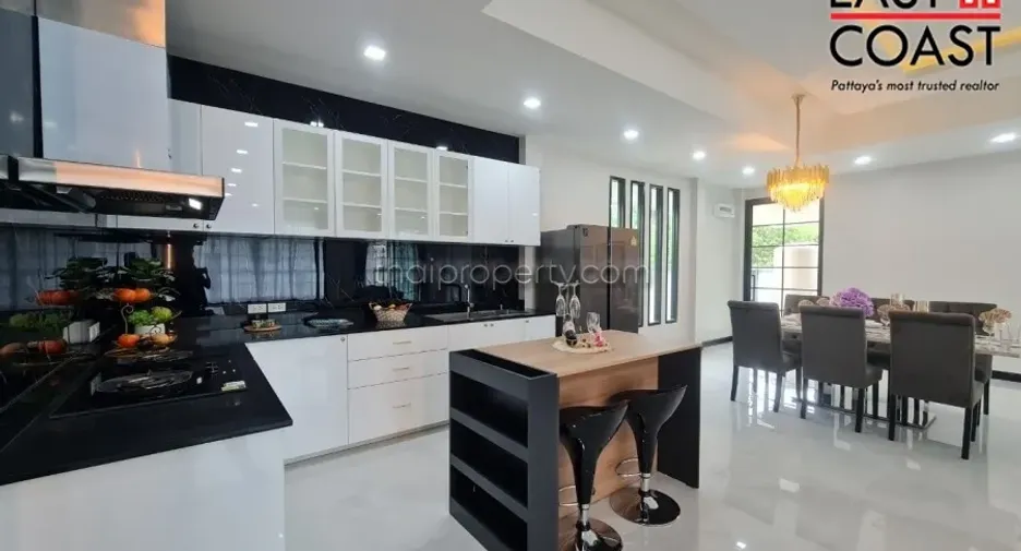 For rent and for sale 4 bedrooms house in Bang Lamung, Chonburi