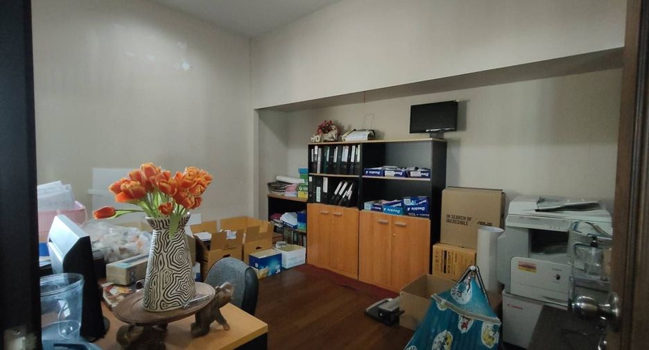 For sale 6 Beds house in Thung Khru, Bangkok