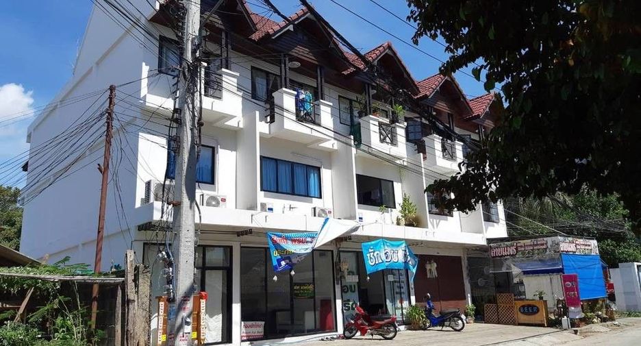 For sale 6 bed townhouse in Mueang Chiang Mai, Chiang Mai