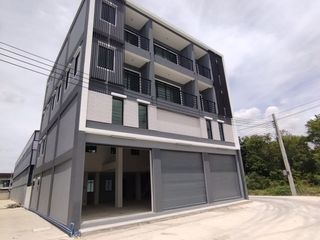 For rent そして for sale warehouse in Nong Chok, Bangkok