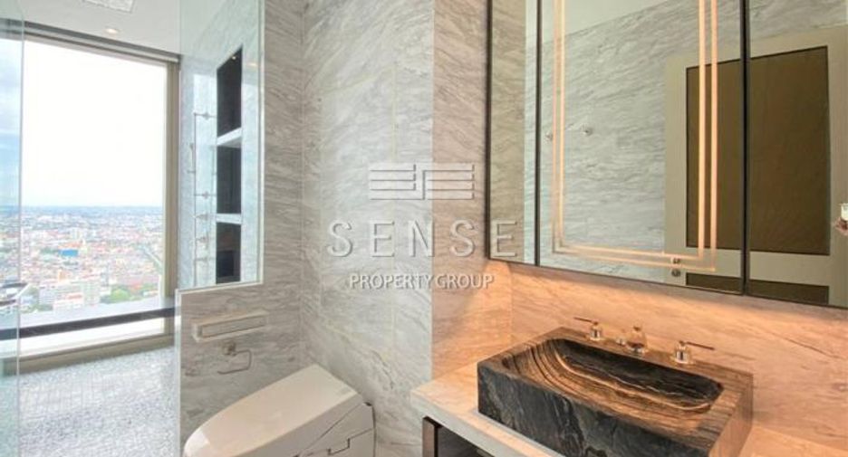 For sale 3 bedrooms condo in Khlong San, Bangkok