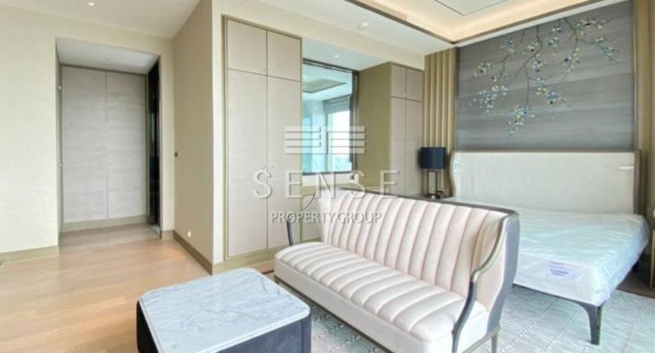 For sale 3 bedrooms condo in Khlong San, Bangkok