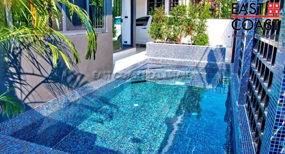 For sale 5 bedrooms house in Bang Lamung, Chonburi