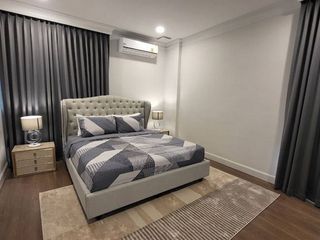 For sale and for rent 5 bed house in Saphan Sung, Bangkok