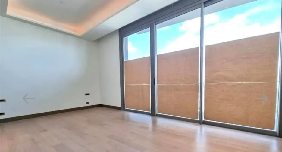For sale and for rent 3 bed condo in Khlong San, Bangkok