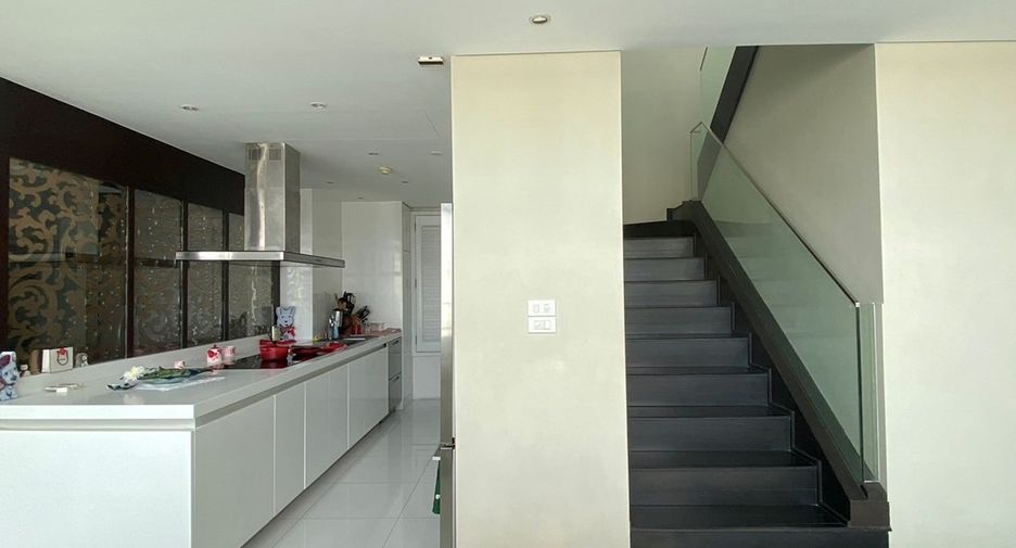 For sale 4 bedrooms condo in Bang Kho Laem, Bangkok