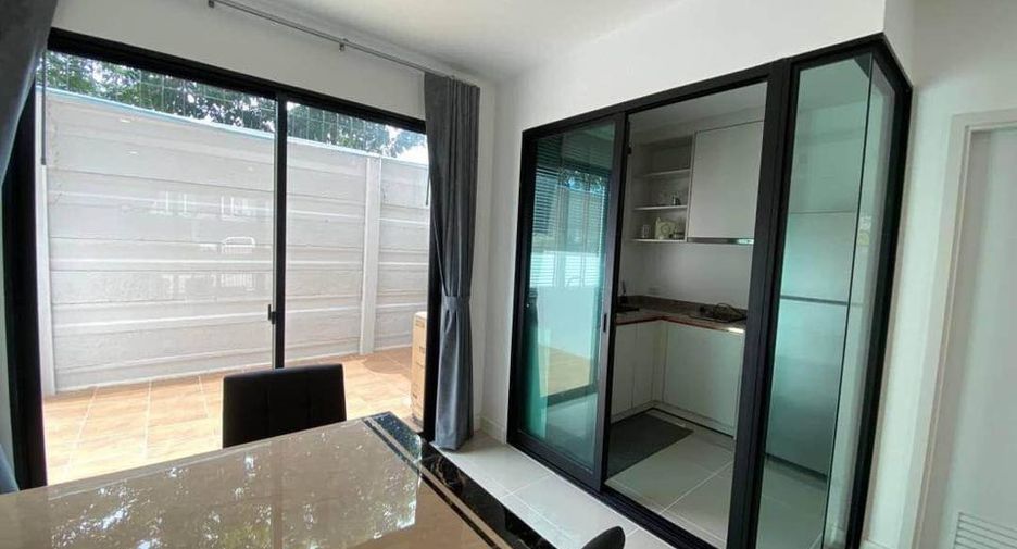 For rent そして for sale 3 Beds townhouse in Saphan Sung, Bangkok