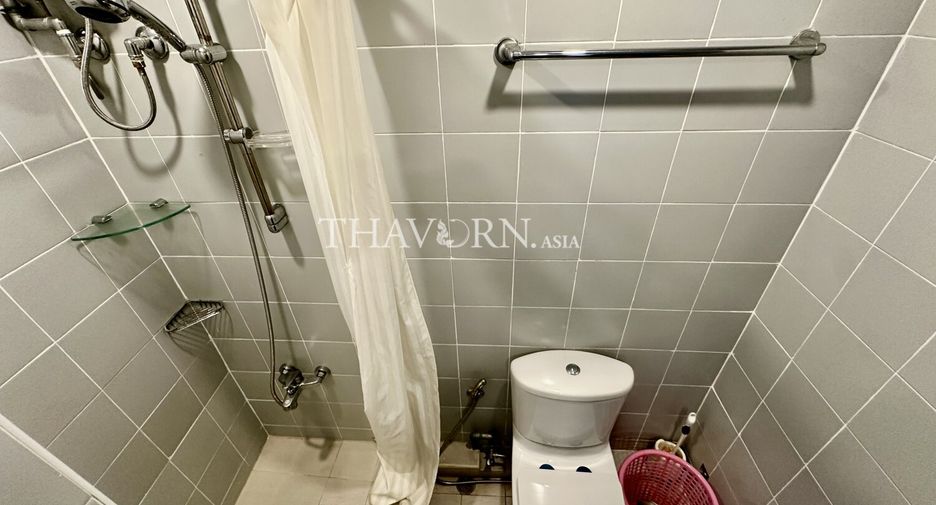 For sale 2 ベッドルーム condo in Bang Lamung, Chonburi