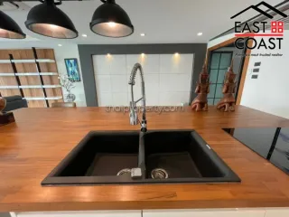 For sale 3 ベッドルーム condo in Bang Lamung, Chonburi