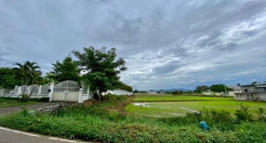 Terreno en venta en San Kamphaeng, Chiang Mai