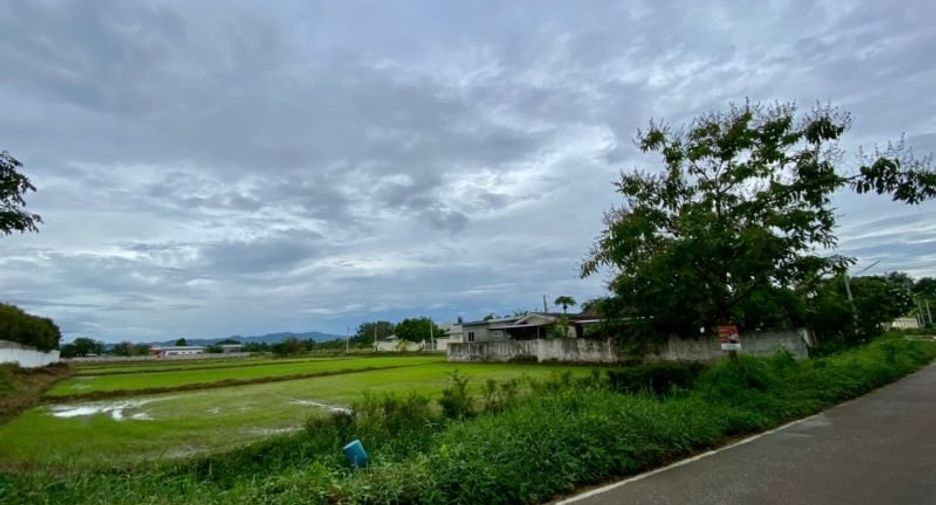 Terreno en venta en San Kamphaeng, Chiang Mai