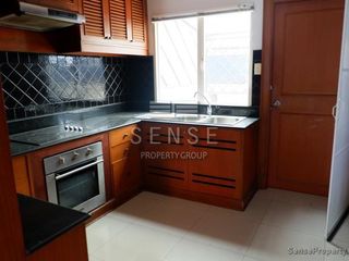 For rent 3 bed townhouse in Ratchathewi, Bangkok