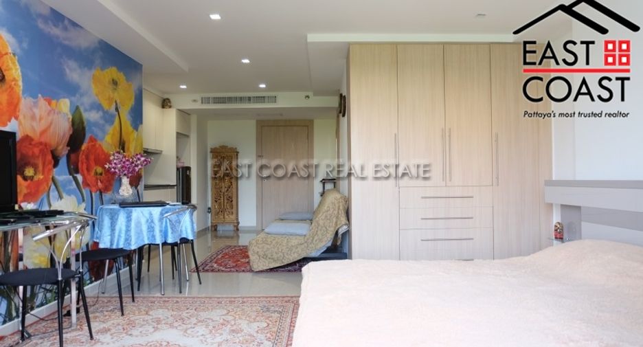 For sale studio condo in Pratumnak, Pattaya