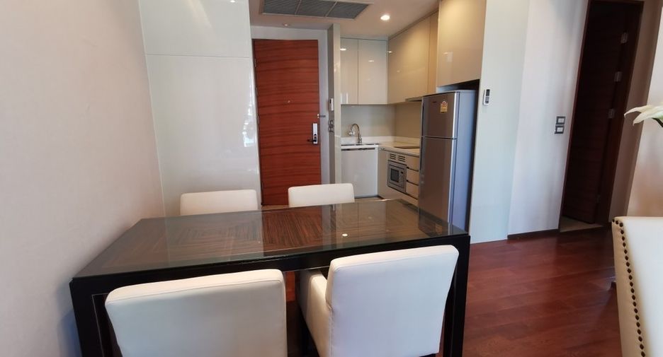 À vendre 2 chambres condo à Khlong Toei, Bangkok