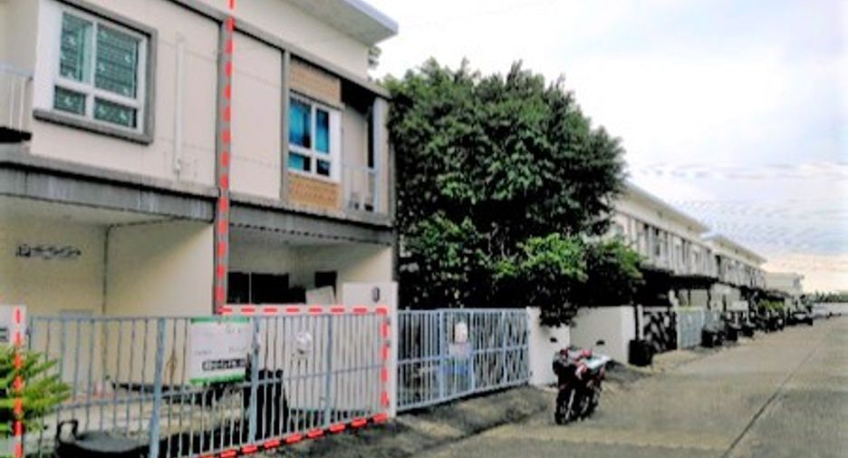For sale 3 bed townhouse in Pak Kret, Nonthaburi