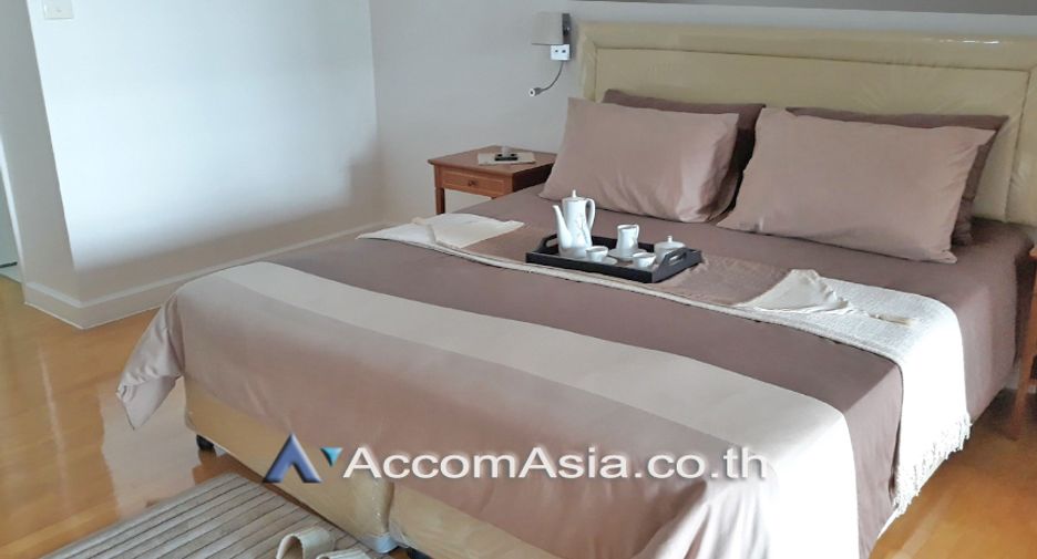 For rent 4 bed apartment in Bang Rak, Bangkok