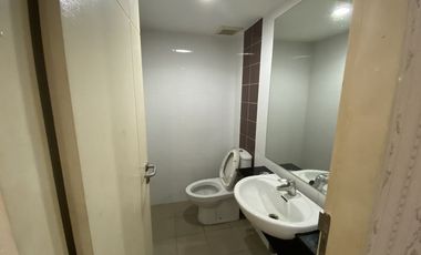 Reihenhaus zur Miete und zum Kauf mit 4 Zimmer in Phra Khanong, Bangkok