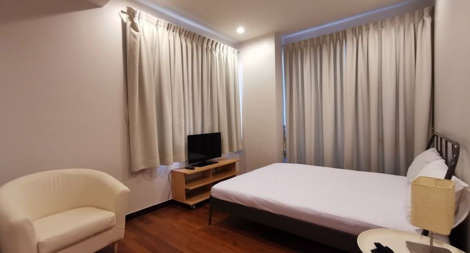 For sale 3 bedrooms condo in Khlong Toei, Bangkok