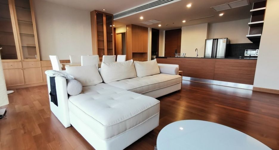 For sale 3 bedrooms condo in Khlong Toei, Bangkok