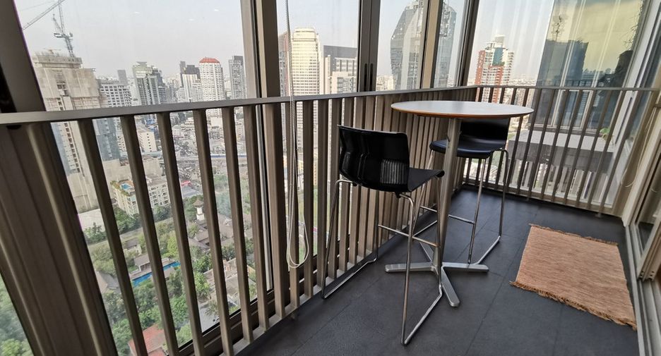 For sale 3 bedrooms condo in Khlong Toei, Bangkok
