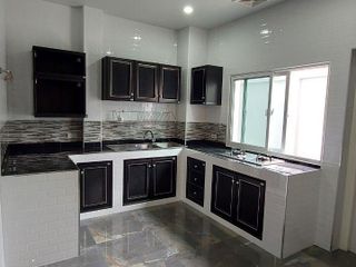 For rent 6 bed townhouse in Bang Sue, Bangkok