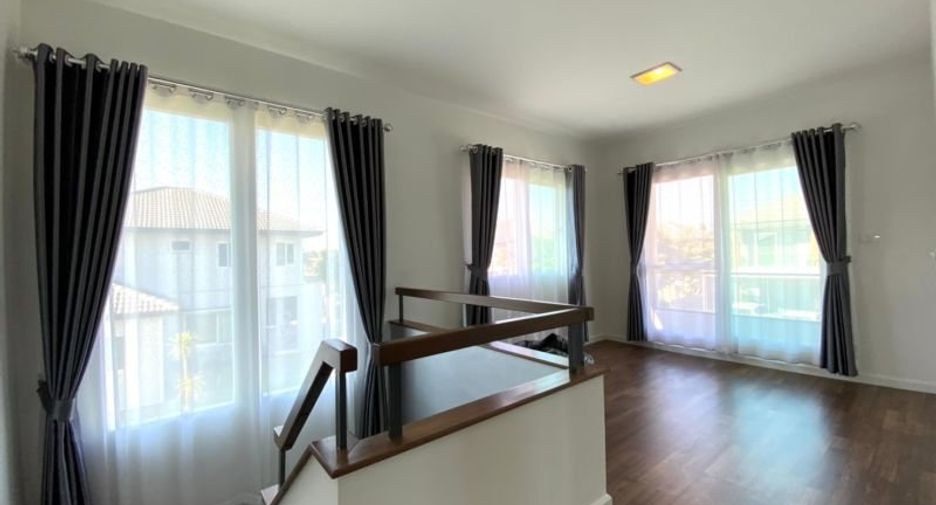 À louer et à vendre 4 chambres maison à San Kamphaeng, Chiang Mai