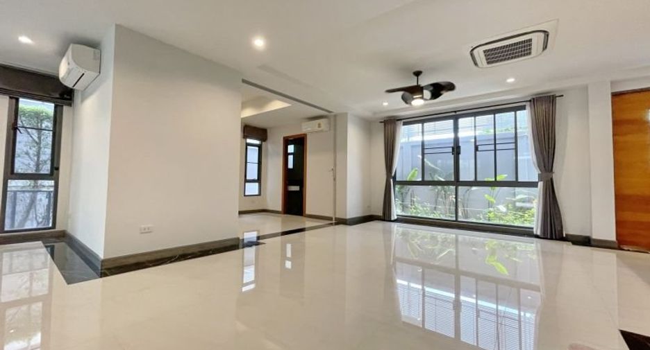 For rent 5 ベッドルーム house in Phra Nakhon, Bangkok