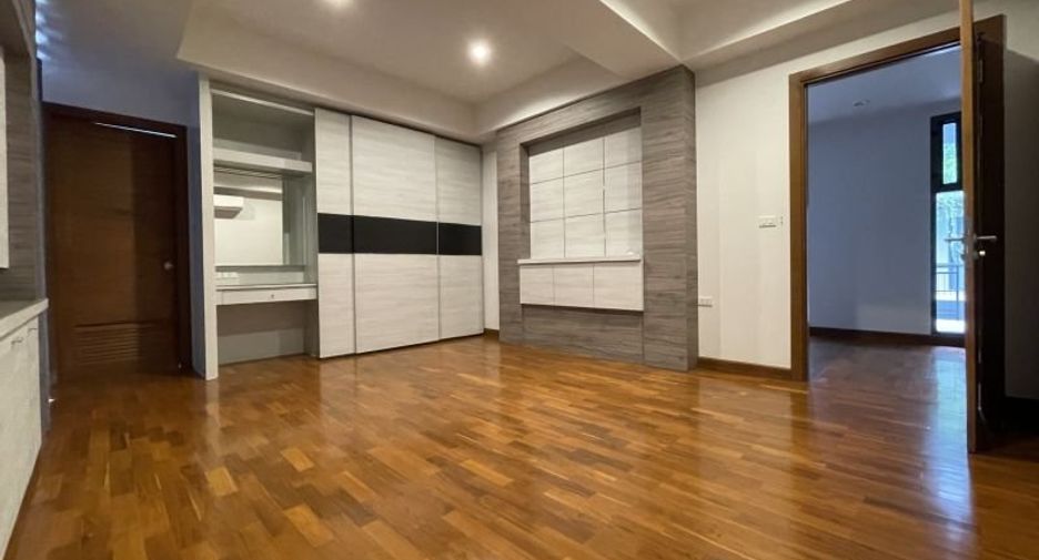 For rent 5 ベッドルーム house in Phra Nakhon, Bangkok
