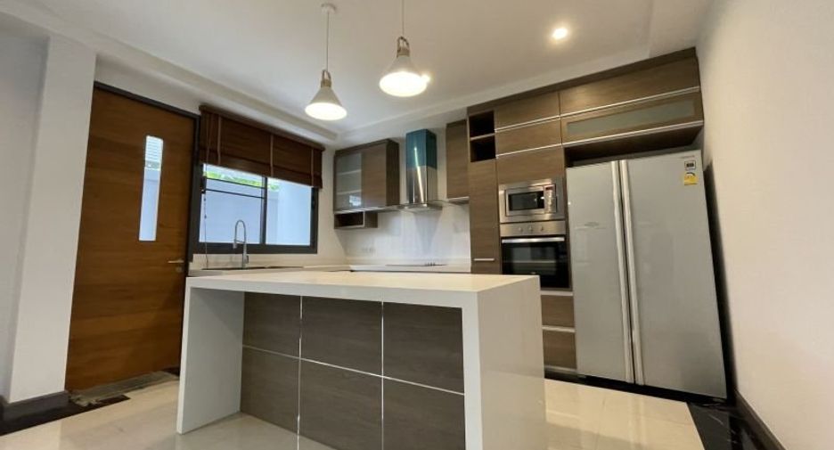 For rent 5 ベッドルーム house in Phra Nakhon, Bangkok